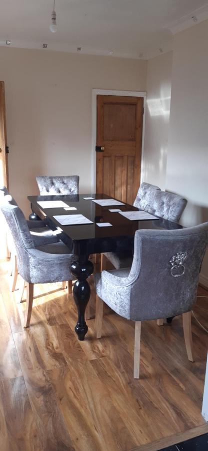 Ferienwohnung Our Guests Are Royal Wellingborough Exterior foto