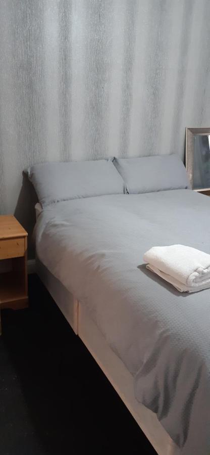 Ferienwohnung Our Guests Are Royal Wellingborough Exterior foto